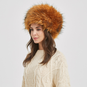 Chapeau en fausse fourrure moelleuse en gros pour femmes, chaud, en fourrure, pour l'hiver, voyage, couleur unie, 100% polyester - Product Image 3