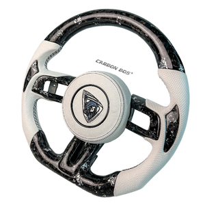 Volant de course en fibre de carbone forgée noire de haute qualité, cuir blanc, vente directe d'usine pour <span class=keywords><strong>Ford</strong></span> <span class=keywords><strong>Mustang</strong></span> 2015-2023 - Product Image 2