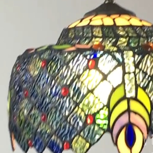 Tiffany pavone verde luci a sospensione in vetro colorato sfarfallio occhi azzurri lampada a sospensione per sala da pranzo Tiffany lampadario - Product Image 2