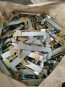 Abrazaderas de Panel Ajustables Industriales Galvanizadas de Alta Resistencia para Andamios, Construcción de Edificios y Uso en Exteriores - Product Image 6