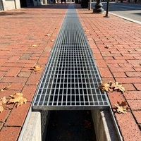 Plateau d'escalier en grille d'acier galvanisé à trous carrés, plaque de recouvrement de clôture soudée avec service de découpe