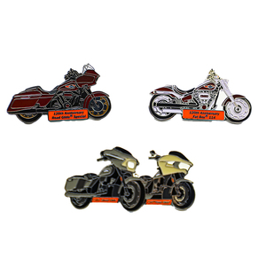 Pin de coche vintage de esmalte duro personalizado de alta calidad, pines de coche fundidos a presión, pines de motocicleta para marca de motocicletas - Product Image 1