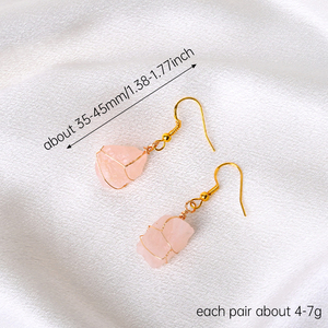 Boucles d'oreilles asymétriques en améthyste, nouveau design, pierre brute irrégulière, cristal, fil doré, idéales pour un cadeau, vente en gros - Product Image 2