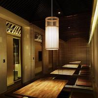 Lampe de plafond ovale en bambou tissé avec télécommande sans fil et éclairage suspendu à hauteur réglable