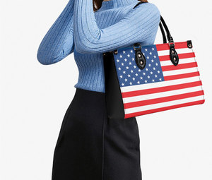 Bolso de cuero PU con bandera de EE. UU. Para Mujer Dropship POD elegante bolso de mano para mujer - Product Image 3