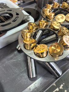 Pièces de rechange pour pompes hydrauliques standard Sauer-Dan-foss utilisées dans le monde entier - Product Image 1