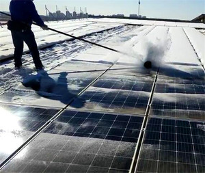 Robot de nettoyage EITAI pour panneaux solaires, machine de nettoyage automatique à sec pour modules photovoltaïques, bon prix, robot de nettoyage de panneaux solaires - Product Image 5