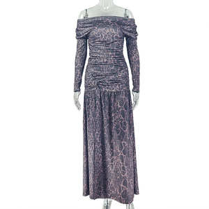 Abito da donna intero <span class=keywords><strong>con</strong></span> stampa leopardata, maniche lunghe, scollo, <span class=keywords><strong>spacco</strong></span> laterale, vestibilità aderente sui fianchi e schiena scoperta - Product Image 5