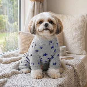 PETCIRCLE Ropa para Mascotas para Primavera y Otoño: Mono para Perro Pequeño en Gris con Estrellas - Product Image 3