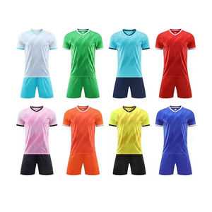 Precio bajo Sublimación Conjunto cómodo personalizado Uniforme de fútbol de secado rápido Kits de fútbol Conjuntos de fútbol - Product Image 1