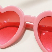 Lunettes de soleil pour femmes en forme de cœur, monture en plastique colorée, lunettes fantaisie pour fêtes, anniversaires, mariages, plage, mode, vente en gros