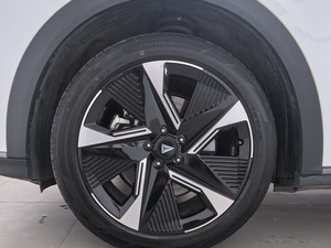 Auto Usado Changan Deepal S07 2023 1.5L 200max SUV Híbrido de Rango Extendido de 5 Plazas 180km/h Auto Usado SUV Híbrido de Lujo Usado AD Pro - Product Image 3