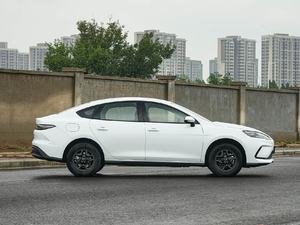 Nouvelle berline hybride électrique BYD Seal 05 dmi, version luxe 128 km, modèle de base 2026 - Product Image 2