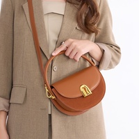 Sac à bandoulière de luxe en cuir végétalien pour femme, sac à main demi-lune en daim patchwork, sac à bandoulière tendance pour usage professionnel
