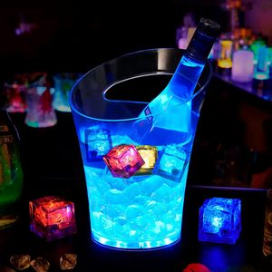 Logo personnalisé, couleur, taille, qualité alimentaire, design moderne, cube <span class=keywords><strong>de</strong></span> glace LED à 7 couleurs lumineuses activées par l'eau pour France Max & <span class=keywords><strong>Jack</strong></span>'s - Product Image 1