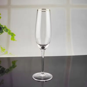 Copa de Champán de Cristal Clásica y Elegante, Forma de Tulipán, para Brindis de Boda y Catering - Product Image 3