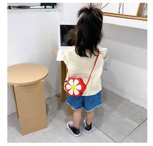 Borsa a tracolla con stampa a fiori a forma rotonda borsa a tracolla piccola borsa in pelle sintetica per bambini e bambine - Product Image 4