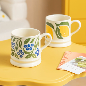 Mug en céramique minimaliste écologique à motif de dessin animé mignon personnalisé pour filles, fond épais, passe au lave-vaisselle et au micro-ondes - Product Image 2