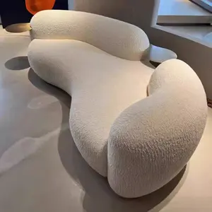 Canapé de salon de luxe nordique léger canapé de réception en velours d'agneau minimaliste créatif canapé de salon de beauté avec table d'angle