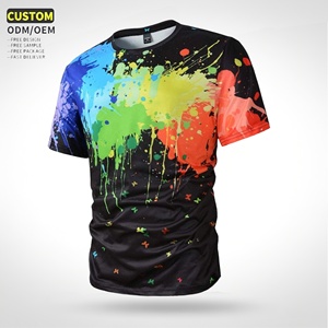 T-shirt sportiva personalizzata con stampa sublimatica integrale, 100% poliestere, design personalizzabile, asciugatura rapida, ideale per la corsa. - Product Image 2