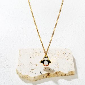 Collar de Cadena con Colgante de Pingüino Esmaltado, Chapado en Oro de 18K PVD, Acero Inoxidable, Joyería Personalizable para Niños - Product Image 3