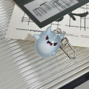 Porte-clés fantôme lumineux en résine 3D, pendentif veilleuse d'Halloween pour sacs, clés et breloques de téléphone, porte-clés de voiture (idée cadeau amusante) - Product Image 6