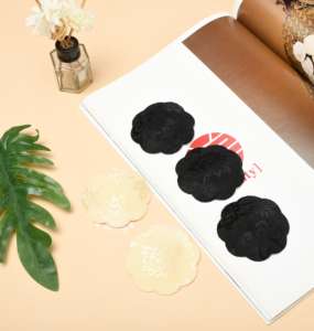 कारखाने प्रत्यक्ष बिक्री प्लम फूल के आकार के फीके आकार के फीके पैच सेक्सी निप्पल कवर गोंद इंजेक्शन के साथ - Product Image 6