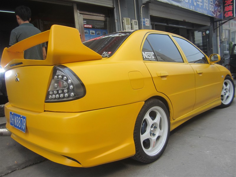 Jaune