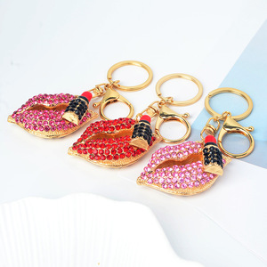 <span class=keywords><strong>Porte</strong></span>-clés en alliage de zinc en forme de lèvres, pendentif en métal incrusté de strass, ornement suspendu tendance, accessoire créatif et cadeau - Product Image 2