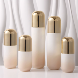 Nouvelle bouteille en verre durable et élégante <span class=keywords><strong>de</strong></span> sérum <span class=keywords><strong>de</strong></span> visage <span class=keywords><strong>d</strong></span>'ingrédient cosmétique <span class=keywords><strong>de</strong></span> crème <span class=keywords><strong>d</strong></span>'<span class=keywords><strong>eau</strong></span> comporte le chapeau <span class=keywords><strong>d</strong></span>'or lumineux pour l'emballage - Product Image 1