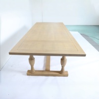 Table à manger rétro en bois massif. Table de banquet rectangulaire adaptée aux familles, aux hôtels et aux événements de récept