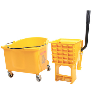 Seau à serpillière industriel commercial de 30 L en plastique jaune avec roulettes - Product Image 5