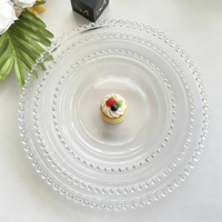 Assiettes de présentation en verre transparent de 13 pouces en forme de pétale avec bordure dorée ou argentée pour la décoration de tables de mariage, banquets et fêtes - Vente en gros