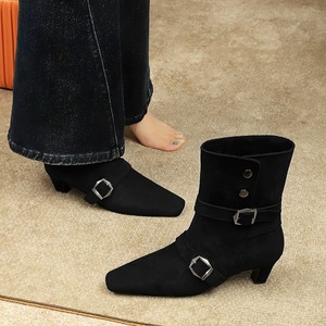 Bottes de mode rétro pour femmes - Bottes mi-mollet à bout pointu avec boucle de ceinture, élégantes et stylées - Product Image 5