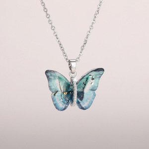 Ciondolo a Farfalla in Argento 925 Placcato Rodio con Cristalli e Strass, Gioiello da Donna per Uso Quotidiano in Stile Romantico - Product Image 1