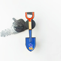 Badge en métal de haute qualité, motif dessin animé mignon, fabriqué par technique de moulage, pour la décoration de souvenirs et les cadeaux pour enfants
