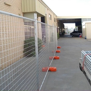 Clôture temporaire australienne avec treillis métallique galvanisé, design durable et amovible, et pieds remplis de béton pour événements publics en extérieur - Product Image 5