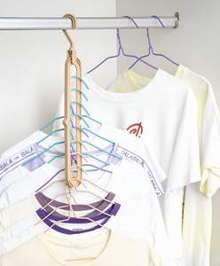 Perchero Mágico Giratorio 360° de 9 Orificios para Armario, Organizador de Ropa Plegable Multifuncional de Plástico - Product Image 2