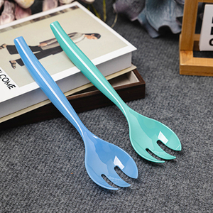 Juego de Cubiertos Desechables Plateados de Color Personalizado, Cuchara y Tenedor de Plástico PS, Cubiertos Grandes con su Empaque para Eventos - Product Image 1