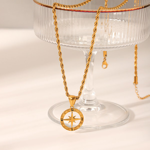 Ensemble de pendentifs boussole mode en acier inoxydable avec cœur en zircon Ensemble de colliers sans nickel Chaîne en corde de style tendance plaqué or - Product Image 6