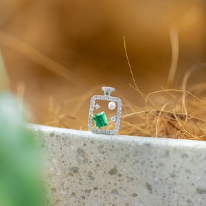 Collar con Colgante de Plata de Ley 925 Chapado en Oro de 18K con Números 23 con Incrustaciones de Diamantes, Estilo Minimalista Personalizado para Mujer, Wenchi - Product Image 3