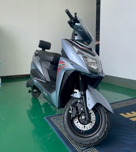 Motocicleta Eléctrica Económica con Parachoques, 1500W, NFC, 2 Ruedas, para Adultos, Transporte de Niños, Color Personalizado (UE) - Product Image 2