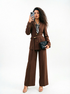 Costume formel de luxe <span class=keywords><strong>bleu</strong></span> <span class=keywords><strong>marine</strong></span> <span class=keywords><strong>pour</strong></span> <span class=keywords><strong>femme</strong></span>, blazer boutonné avec ceinture, <span class=keywords><strong>pantalon</strong></span> plissé à jambes larges <span class=keywords><strong>pour</strong></span> invitée de <span class=keywords><strong>mariage</strong></span> ou tapis rouge - Product Image 3