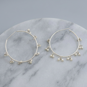 Boucles d'oreilles créoles en laiton plaqué or de luxe, design personnalisé, haute qualité, vente en gros, délicates, tendance, nouvelle collection, pour femme, fiançailles - Product Image 3