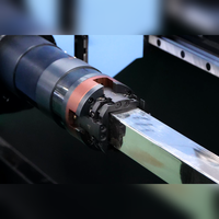 Coupe-tubes laser à fibre pour la fabrication de tubes ronds et rectangulaires, vitesse maximale du mandrin 120 R/min