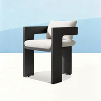 Ensemble de meubles d'extérieur en aluminium, table et chaises de luxe pour l'extérieur, coussins résistants aux UV, ensemble de salle à manger d'extérieur pour villa et resort