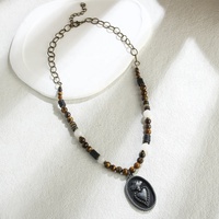 Collier court en chaîne perlée en hématite naturelle, bijoux bohèmes vintage pour femmes, charme de la paix en alliage