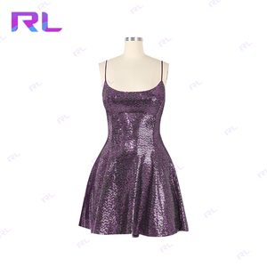 कस्टम ड्रेस पूरी तरह से पंक्तिबद्ध निकी अनुचर-लाइन पोशाक महिलाओं के लिए हरी समायोज्य कंधे की पट्टियों - Product Image 4