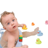 Canards en caoutchouc colorés personnalisables avec logo, jouets de bain sonores à presser pour tout-petits garçons et filles, cadeaux en gros pour baby shower