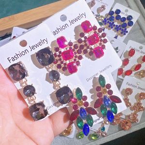 Boucles d'oreilles tendance pour femme en alliage de cuivre plaqué or 18 carats, avec strass en cristal et fixation griffe en argent S925, forme crochet - Product Image 4